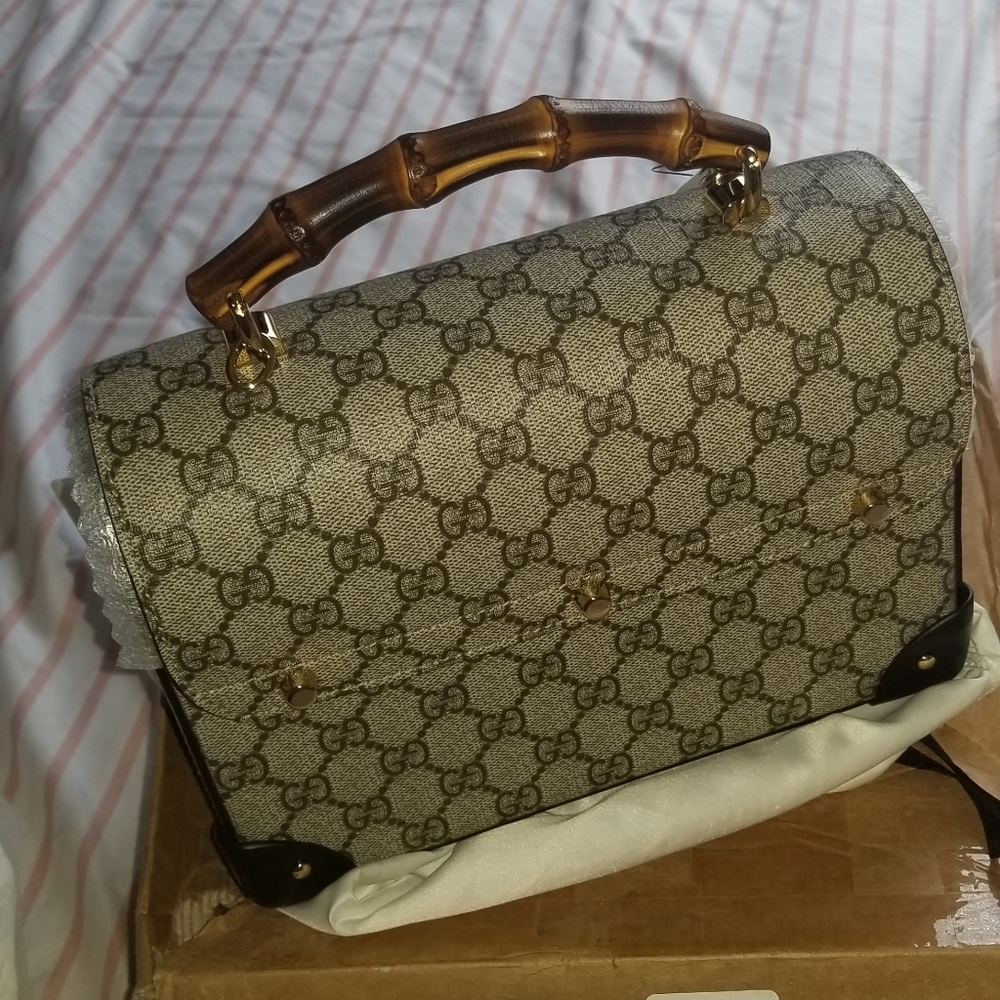 Handbag - Picture 9 of 10